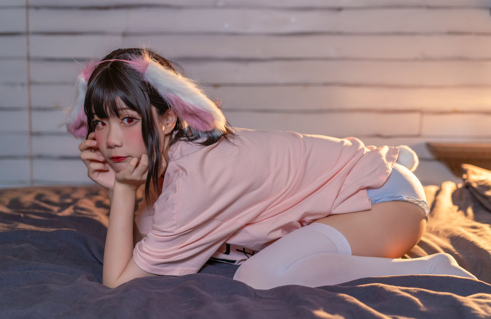 白丝萝莉控 娇憨铁打萌萌兽耳娘居家酣睡写真图片以及视频资源合集