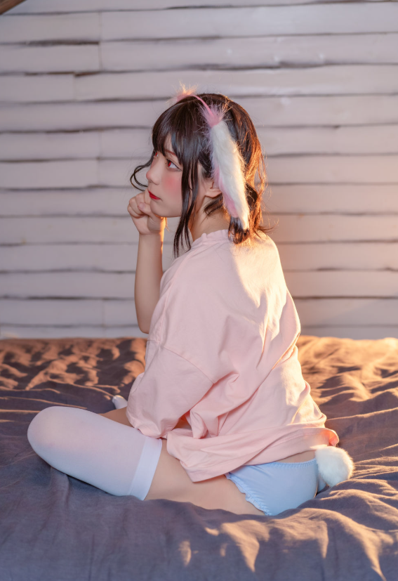 白丝萝莉控 娇憨铁打萌萌兽耳娘居家酣睡写真图片以及视频资源合集