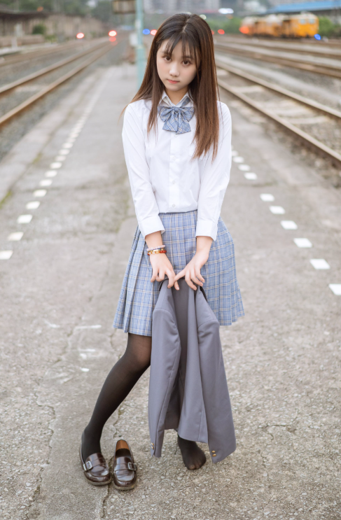 丝袜少女控 清纯镜酱铁道少女写真图片以及视频资源合集下载 丝袜少女控 清纯镜酱铁道少女写真图片以及视频资源合集下载