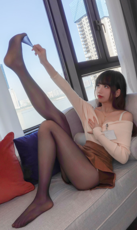 雪琪SAMA《A字半身裙太太》沙发慵懒妩媚写真图片以及视频合集