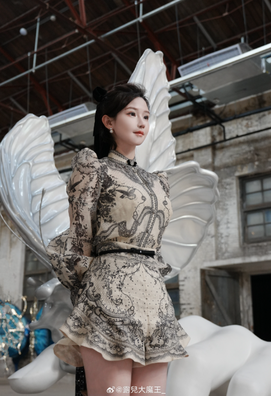 黑丝御姐 优雅露兒大魔王艺术天使风写真图包合集下载 黑丝御姐 优雅露兒大魔王艺术天使风写真图包合集下载