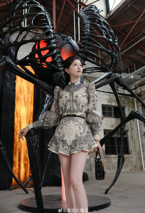 黑丝御姐 优雅露兒大魔王艺术天使风写真图包合集下载 黑丝御姐 优雅露兒大魔王艺术天使风写真图包合集下载