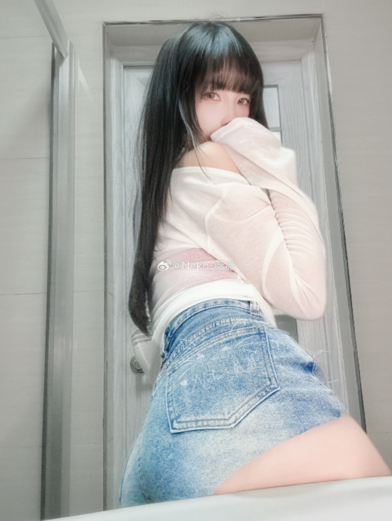 白丝美腿福利 甜美neko薇薇梦幻洋装写真图片以及视频合集下载