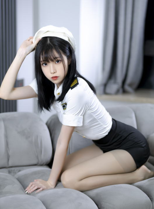 喵糖映画 赏美《制服学妹》警花情挑慵懒写真图片以及视频资源合集