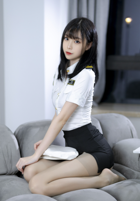 喵糖映画 赏美《制服学妹》警花情挑慵懒写真图片以及视频资源合集