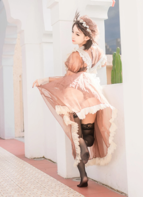 蠢沫沫《真爱版 纱-室外女仆》庭院倩影娇羞写真资源合集下载