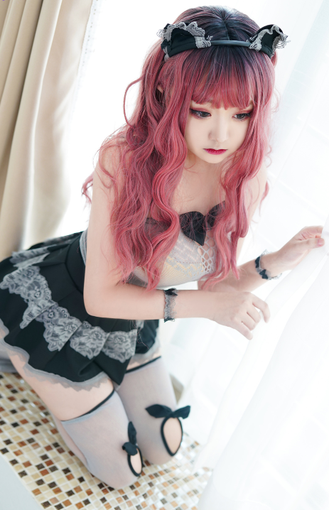 恩田直幸《小灰猫》窗台魅影娇羞写真资源合集下载