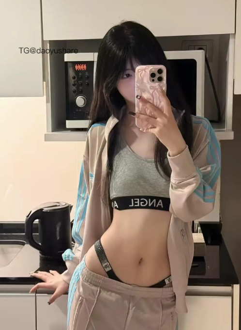 岛遇 抖音 一只香《俏皮瞬间》对镜自拍纯欲写真图包合集下载