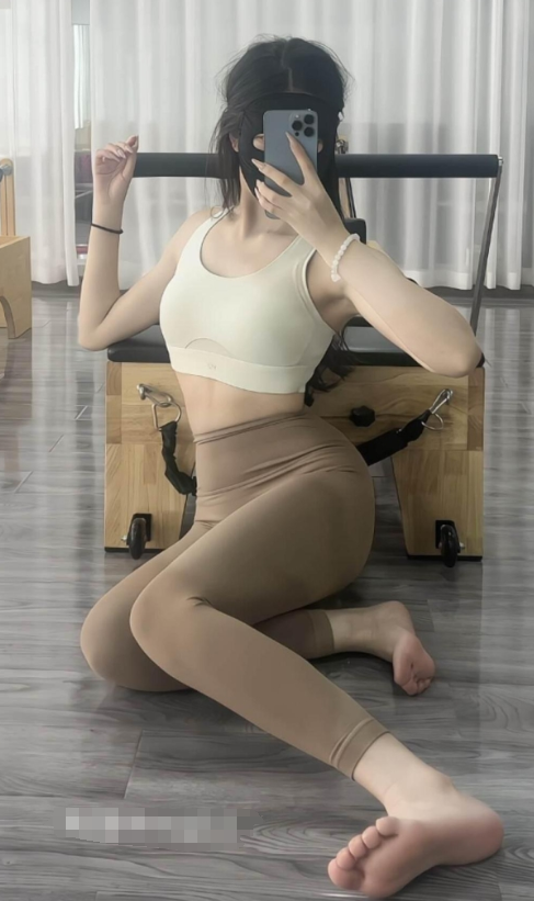 岛遇 抖音 关关雎鸠《普拉提之约》健身房柔韧写真资源合集下载 岛遇 抖音 关关雎鸠《普拉提之约》健身房柔韧写真资源合集下载