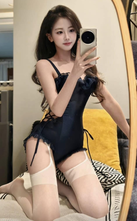 岛遇 抖音 刘二萌《午后魅影》沙发雅致风情写真图包合集下载