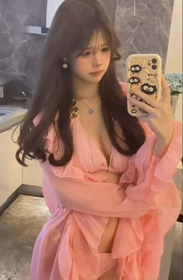 岛遇 抖音 小宣先睡噜《粉色梦境》厨房仙女诱惑写真套图合集下载