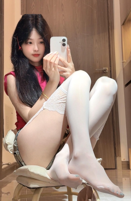 岛遇 抖音 小甜酒子《粉色约定》闺房娇嫩写真图片以及视频合集下载