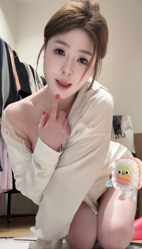 岛遇 抖音 手什么奎《紫魅夜语》沙发风情妩媚写真图片以及视频资源合集 岛遇 抖音 手什么奎《紫魅夜语》沙发风情妩媚写真图片以及视频资源合集