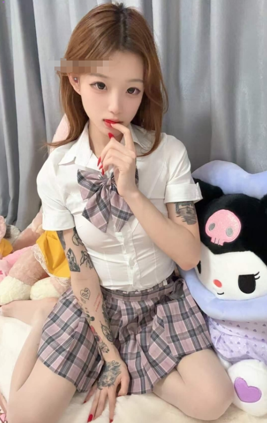 岛遇 抖音 提苦茶子《叛逆JK白丝》纹身学妹足尖诱惑写真图片以及视频资源合集