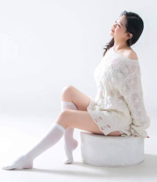 岛遇 抖音 爆炒肉肉啦《纯白恋人》冬日暖阳恬静写真套图合集下载 岛遇 抖音 爆炒肉肉啦《纯白恋人》冬日暖阳恬静写真套图合集下载