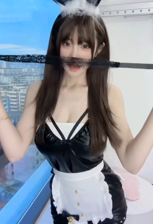 岛遇 抖音 脸红乔《夏日花语》居家女友娇羞写真图包合集下载