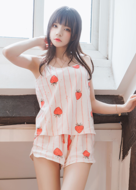 喵写真 桜桃喵《唇边小草莓》私房治愈系甜美写真套图合集下载 喵写真 桜桃喵《唇边小草莓》私房治愈系甜美写真套图合集下载