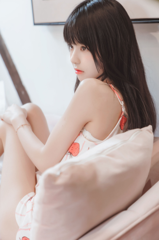 喵写真 桜桃喵《唇边小草莓》私房治愈系甜美写真套图合集下载 喵写真 桜桃喵《唇边小草莓》私房治愈系甜美写真套图合集下载