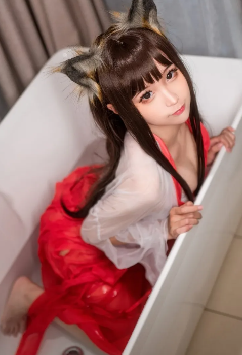 蠢沫沫《透明巫女》浴缸湿身魅惑写真图包合集下载