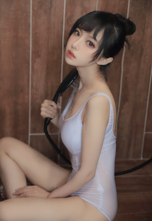 Shika小鹿鹿《半透浴室》出浴纯欲诱惑写真图片以及视频资源合集