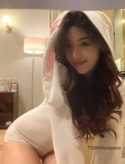 岛遇 抖音 东北范one《睡裙诱惑》黑丝性感写真图片视频合集下载