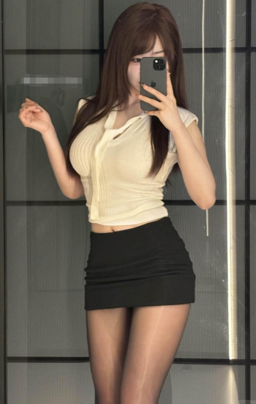 岛遇 抖音 啵啵虎《简约魅惑》居家性感诱惑写真图片视频合集下载 岛遇 抖音 啵啵虎《简约魅惑》居家性感诱惑写真图片视频合集下载