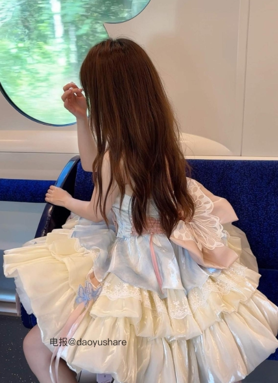 岛遇 抖音 啵啵虎《简约魅惑》居家性感诱惑写真图片视频合集下载