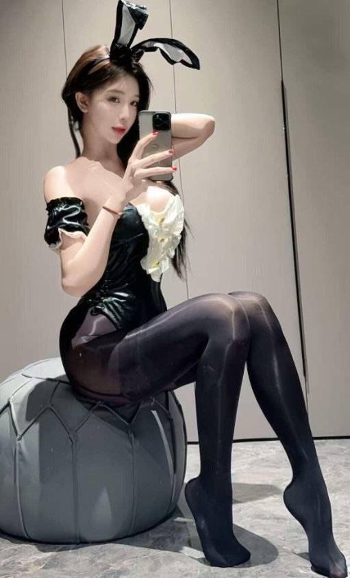 岛遇 抖音 嘉欣《兔女郎诱惑》性感黑丝写真图片视频合集下载 岛遇 抖音 嘉欣《兔女郎诱惑》性感黑丝写真图片视频合集下载