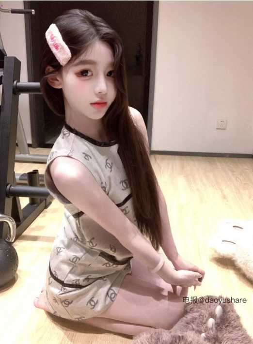 岛遇 抖音 小m《百变少女》及纯欲JK制服写真图片视频合集下载 岛遇 抖音 小m《百变少女》及纯欲JK制服写真图片视频合集下载