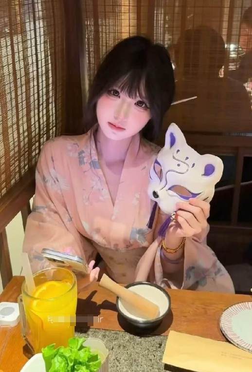 岛遇 抖音 屋顶吐司边《夜幕下的魅惑》性感丝袜写真图片视频合集下载