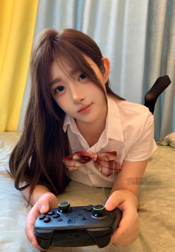 岛遇 软萌模特肉肉“纯白兔女郎与电玩JK女友”写真图片以及视频合集