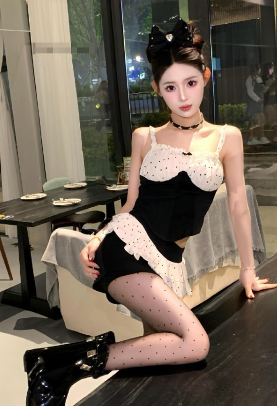 岛遇 抖音 草莓熊啵啵《酒窖迷情》知性丽人魅惑写真图片视频合集