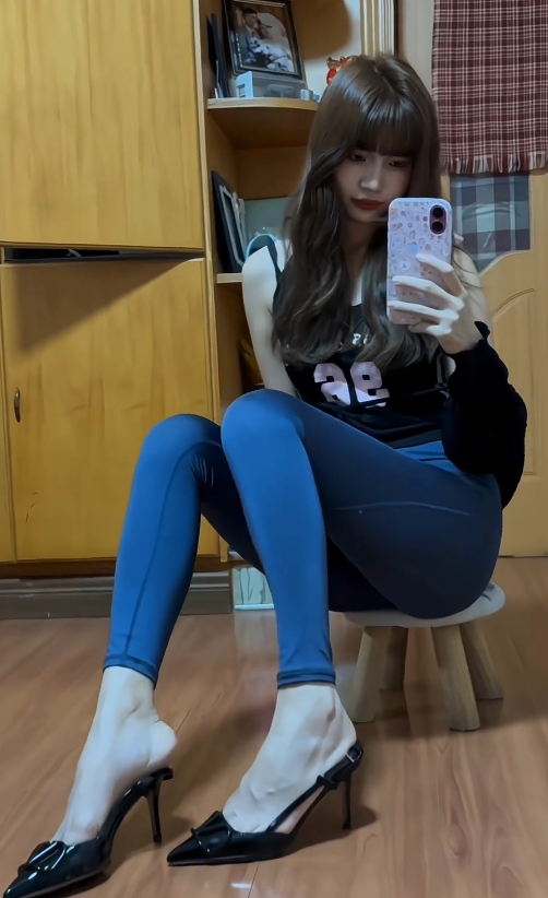 岛遇 抖音 麦香鱼《百变女王》及性感私房写真图片视频合集下载