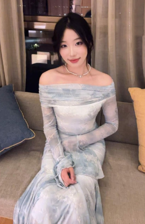 岛遇 抖音 K29《晚宴之约》知性优雅长裙写真图片视频合集下载 岛遇 抖音 K29《晚宴之约》知性优雅长裙写真图片视频合集下载